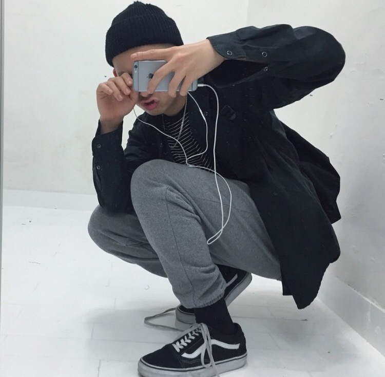 米岩坚翰