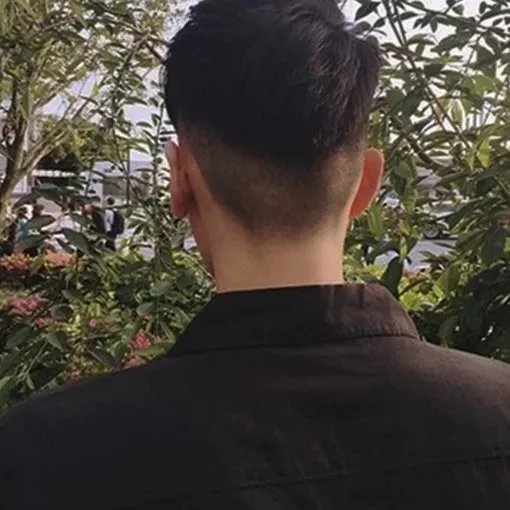 易勤亚卿