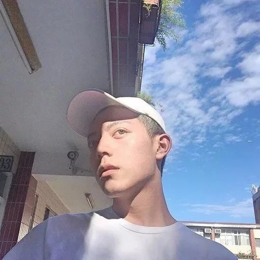 屈雄晓馨