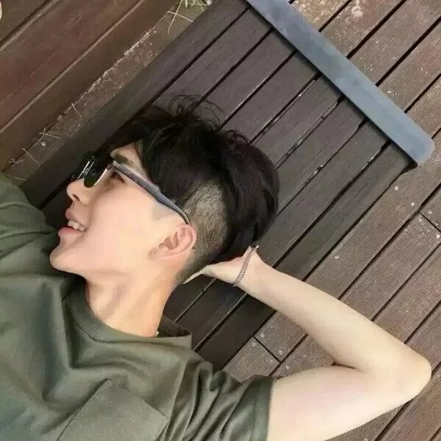 荆策壮雯